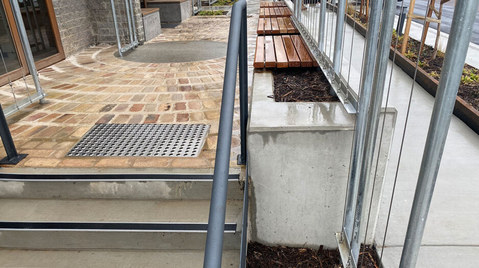 Ramp handrail